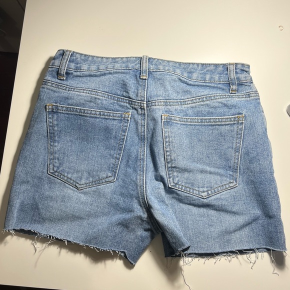 Princess Polly Shorts - Picture 2 of 3